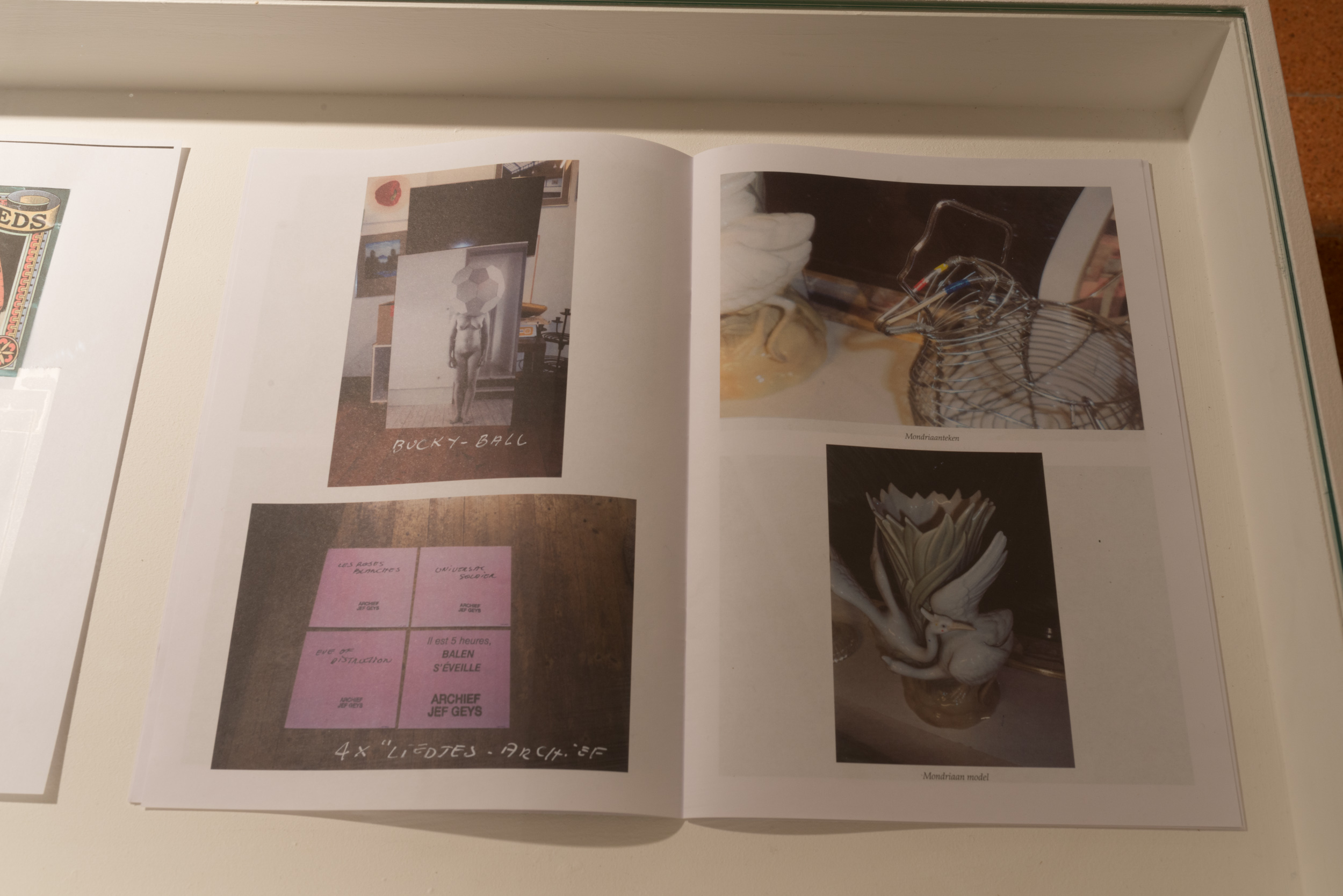 37 Chalet, an exhibition by Jef Geys, Courtesy of the artist and La Loge