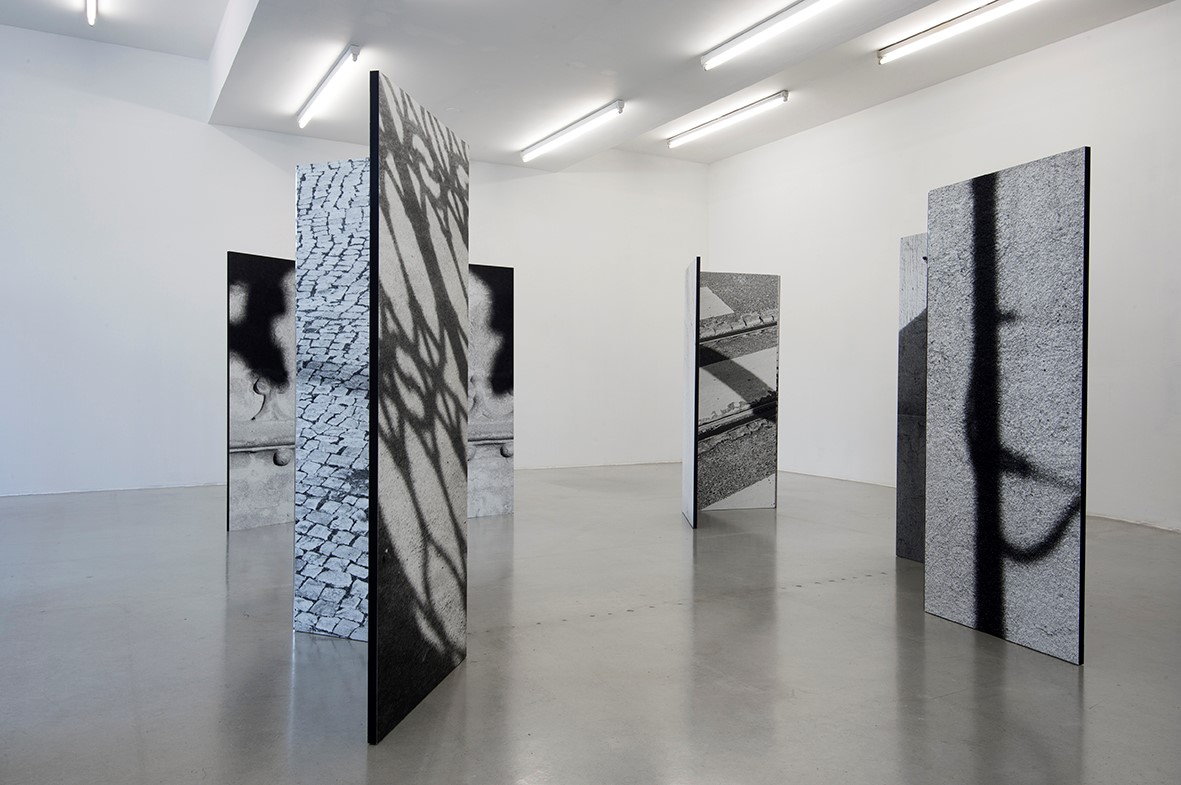 jef geys Exhibition views « Paravents (As Sombras de Lisboa) » (3)